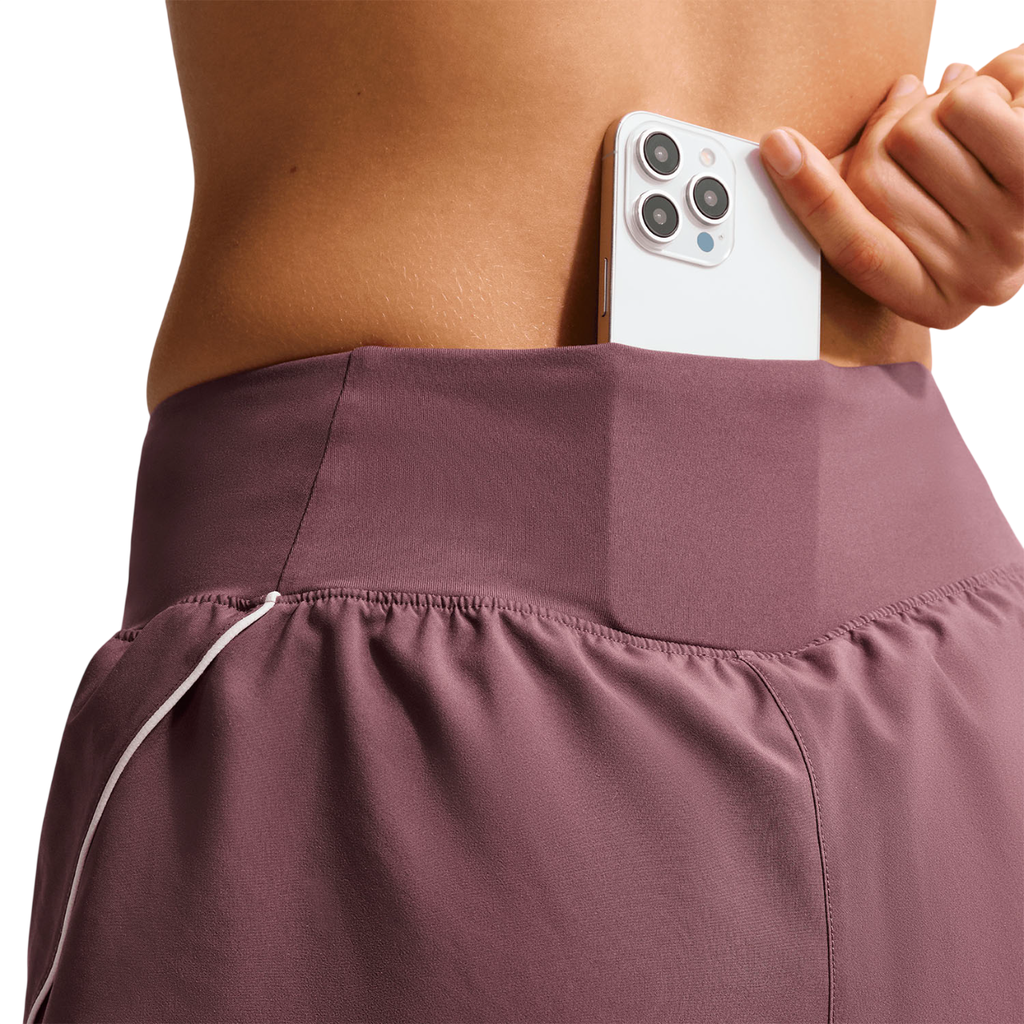 W NK TEMPO FLW SWSH MR DF SHRT