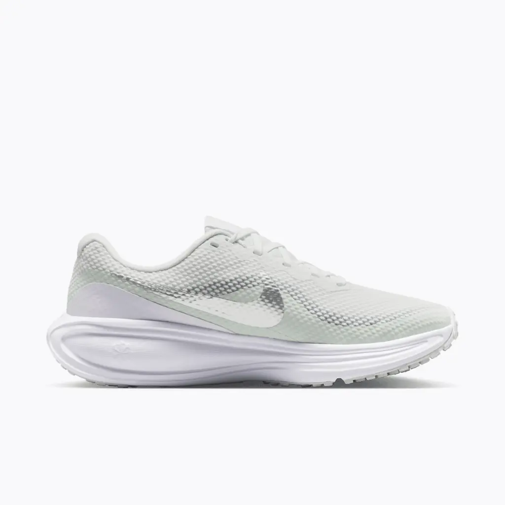 Nike Revolution 8 Laufschuhe weiß Damen 