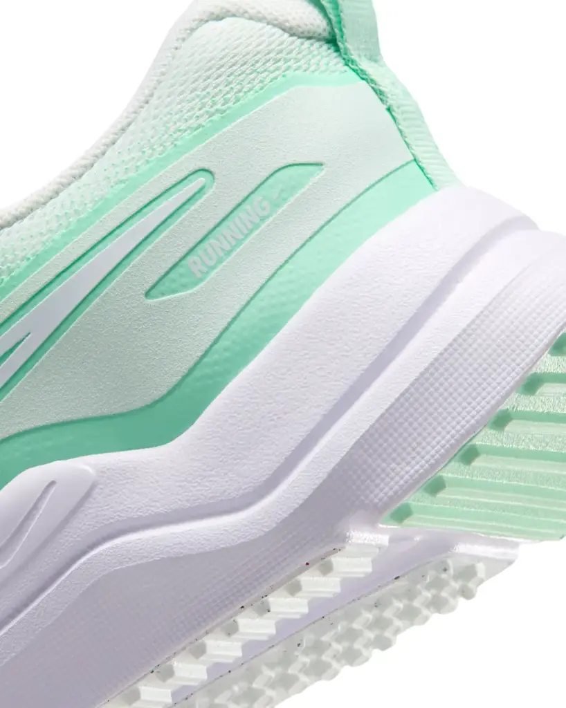 Nike Cosmic Runner Laufschuhe grün Kinder