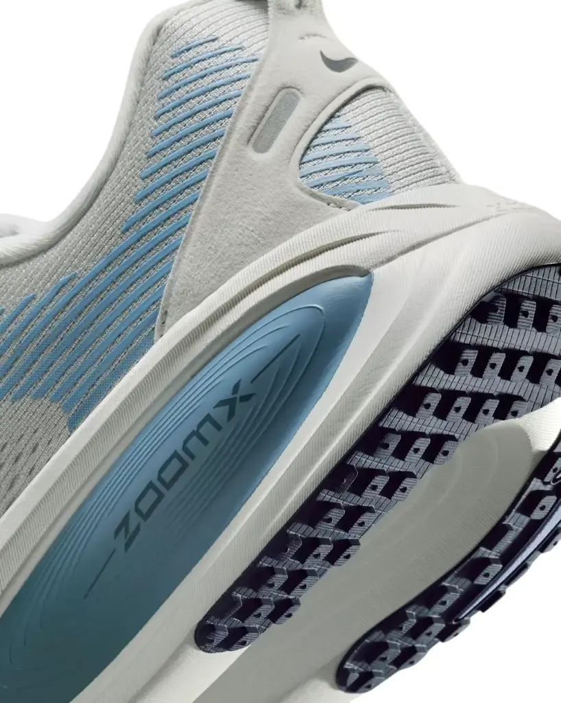 Nike Vomero 18 Laufschuhe weiß 