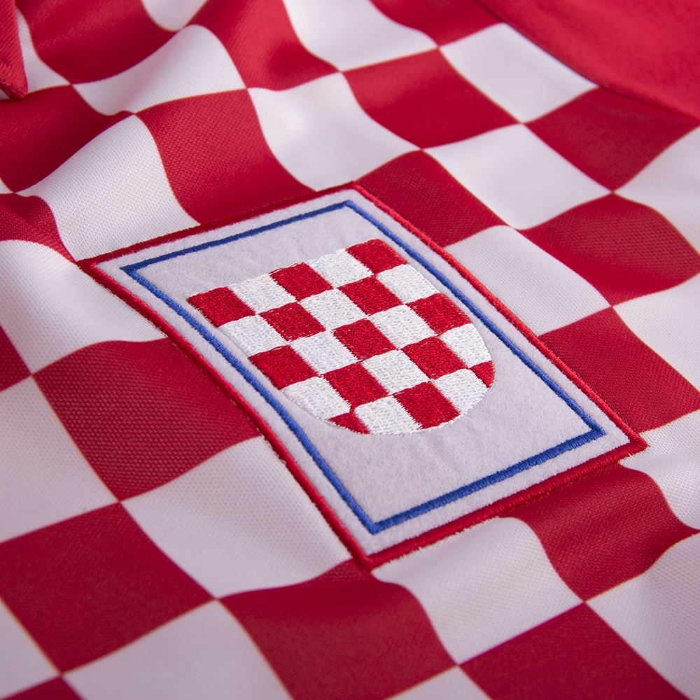 https://www.copafootball.com/images/articles/large/Croatia-1992-Short-Sleeve-Retro-Football-Shirt-redwhi-4084.jpg